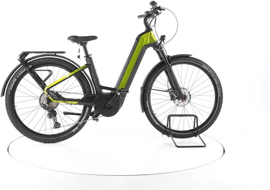 Bergamont E-Ville SUV Tour Elektrische trekkingfiets Bosch Accu 625Wh 28 zwart