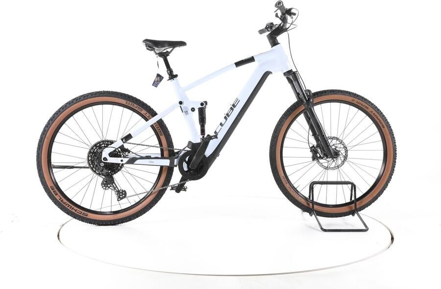 Cube Stereo Hybrid 120 Pro Elektrische full-suspension mountainbike Bosch 29 wit