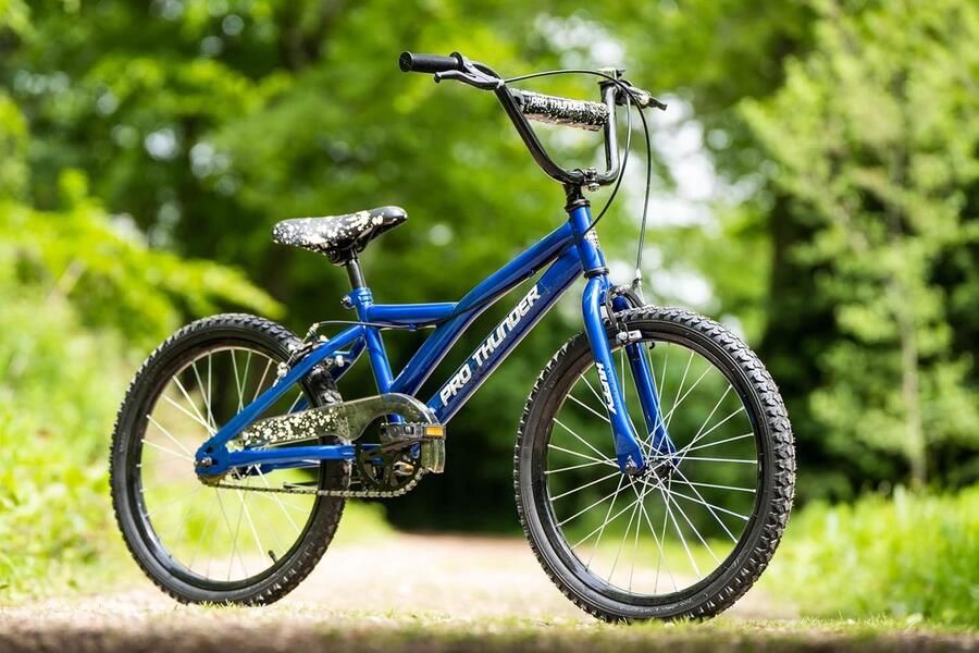 SnelShoppen Huffy Pro Thunder 20 inch Kinderfiets BMX Stijl Blauw voor Kinderen van 5-9 Jaar Ideale Stuntfiets met Stevige Banden en Glanzende Afw