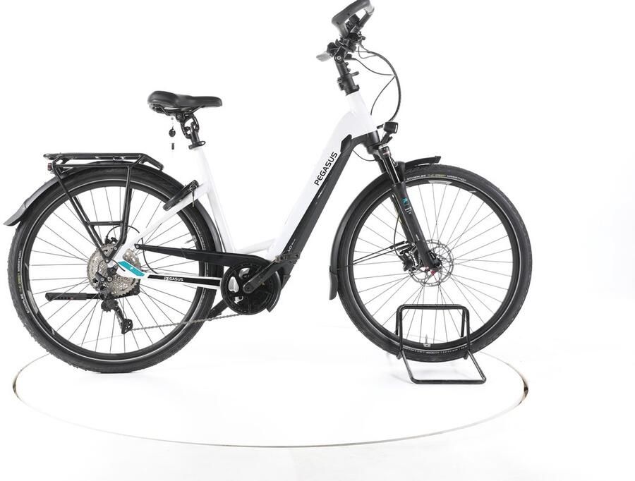 Pegasus Premio Evo 10 Lite Comfort Elektrische trekkingfiets Bosch Accu 625Wh wit