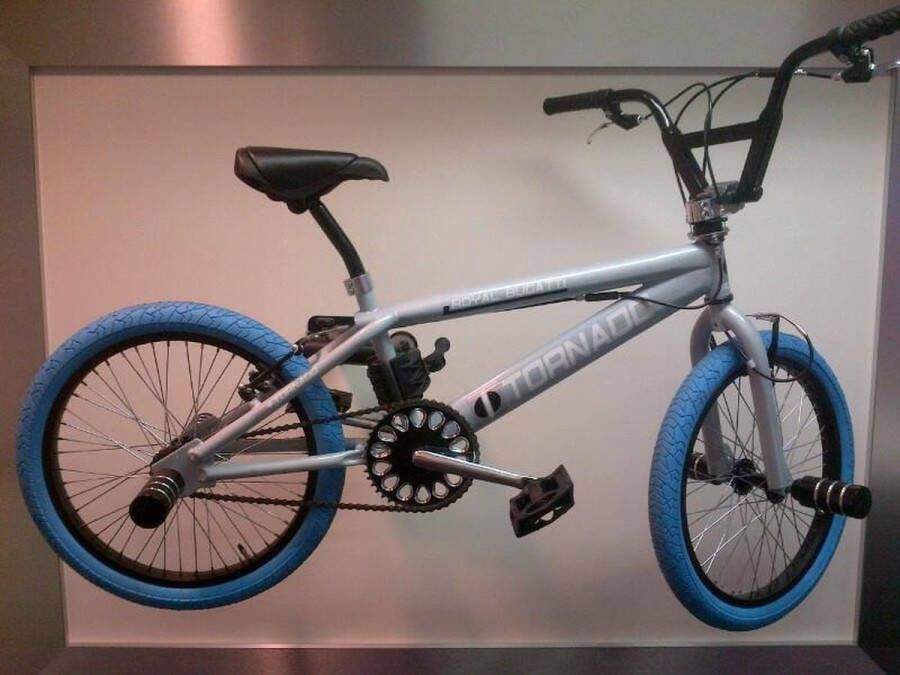 Royal Bugatti Freestyle BMX fiets 20 inch Lichtblauw